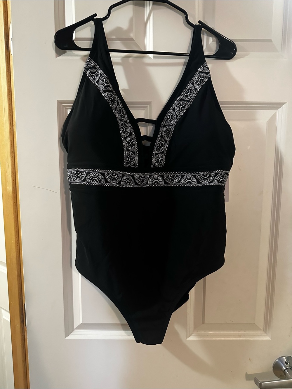 Freshwater Black One-Piece Swimsuit with White Embroidered Trim sz. XXL (20)